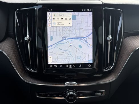 Used 2023 Volvo XC60 T8 Ultimate image 19