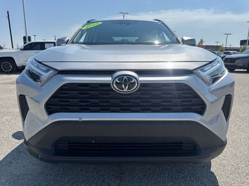 Used 2025 Toyota RAV4 XLE AWD/4WD image 9