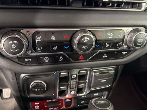 Used 2024 Jeep Gladiator Mojave w/ Convenience Group AWD/4WD image 26