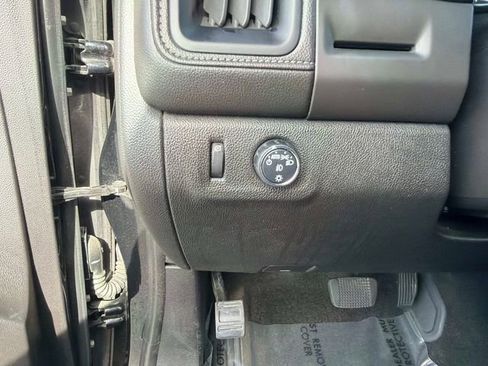 Used 2018 GMC Canyon SLT w/ Driver Alert Package image 30