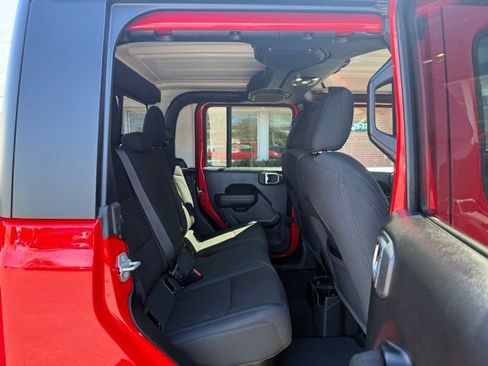 Used 2022 Jeep Gladiator Sport image 28