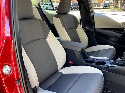 Used 2025 Toyota Corolla LE image 26