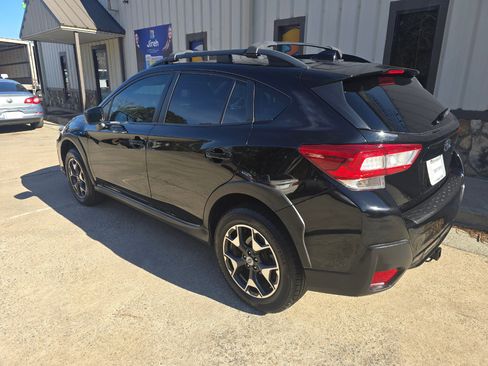 Used 2018 Subaru Crosstrek 2.0i Premium image 4