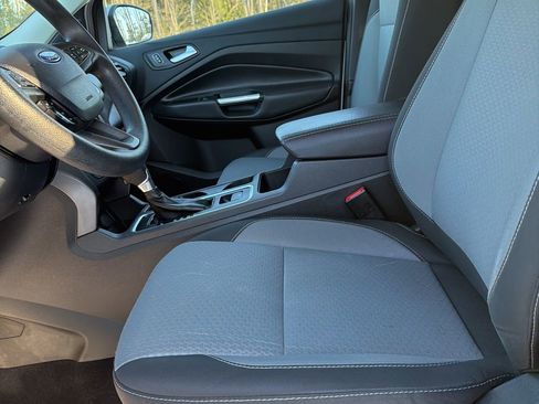 Used 2017 Ford Escape SE image 17