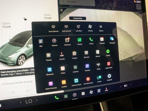 Used 2020 Tesla Model Y Long Range image 16