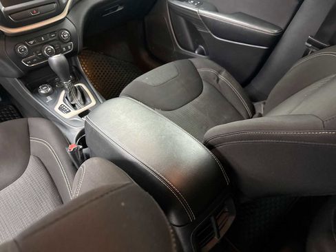 Used 2015 Jeep Cherokee Latitude w/ Cold Weather Group image 22