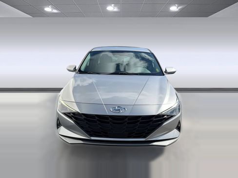 Used 2021 Hyundai Elantra SEL w/ Convenience Package FWD image 5