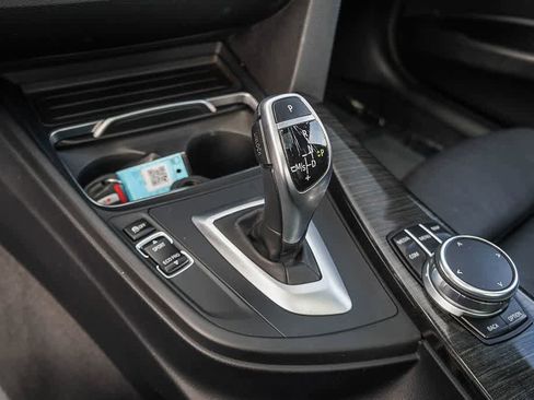 Used 2018 BMW 330i Sedan RWD image 22