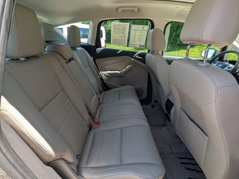 Used 2015 Ford C-MAX Energi SEL w/ Equipment Group 303A FWD image 29
