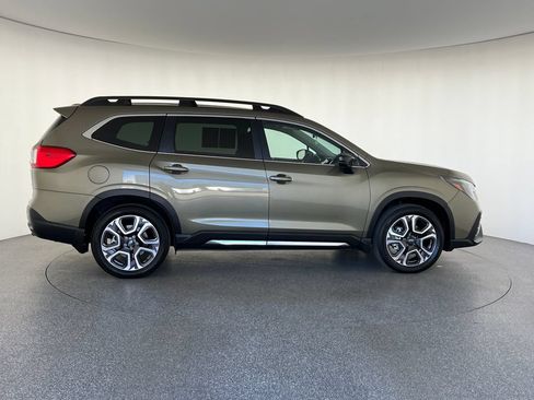 Used 2025 Subaru Ascent Limited w/ Popular Package #1 AWD/4WD image 2