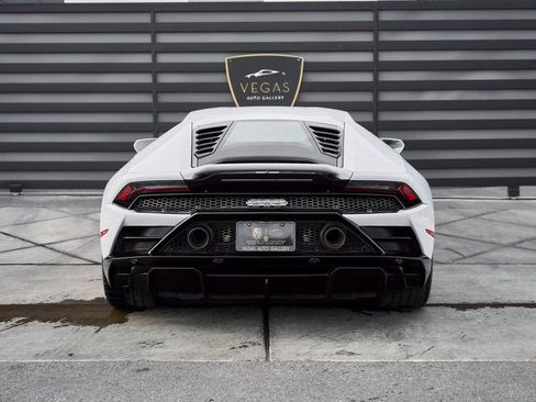Used 2020 Lamborghini Huracan EVO image 22