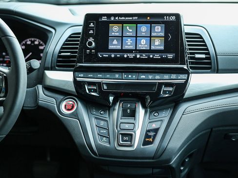 Certified 2025 Honda Odyssey EX-L image 17