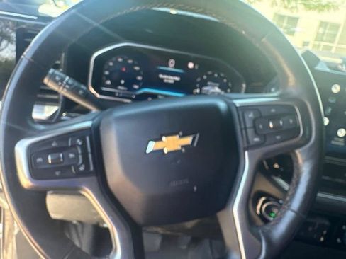 Used 2022 Chevrolet Silverado 1500 LT w/ Z71 Off-Road Package AWD/4WD image 16