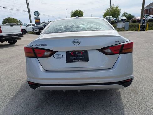 Used 2024 Nissan Altima 2.5 SV image 5