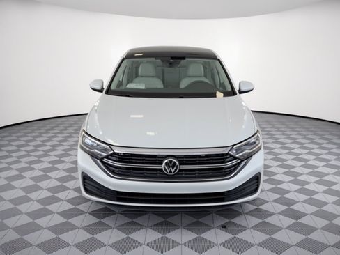 Used 2024 Volkswagen Jetta SE w/ Panoramic Sunroof Package FWD image 6