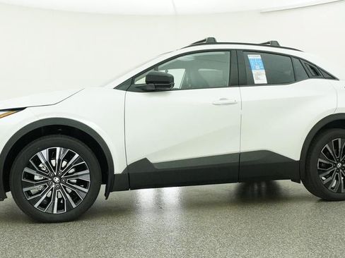 New 2026 Toyota C-HR AWD/4WD image 18