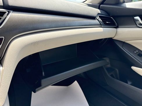 Used 2019 Honda Accord LX image 21