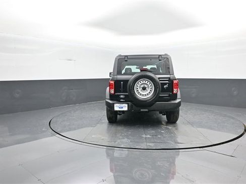 New 2026 Ford Bronco Base image 6