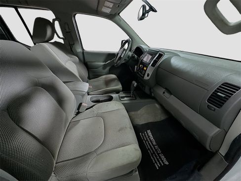 Used 2018 Nissan Frontier SV image 25