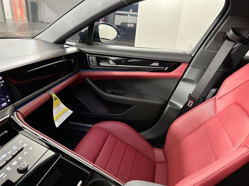 Used 2026 Porsche Panamera 4 AWD/4WD image 30