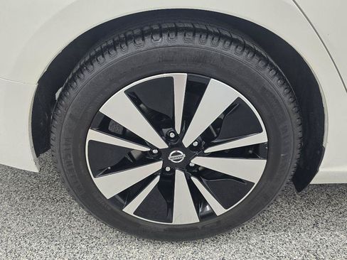 Used 2022 Nissan Altima 2.5 SV FWD image 32