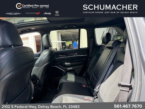 Used 2022 Jeep Grand Cherokee Trailhawk AWD/4WD image 14