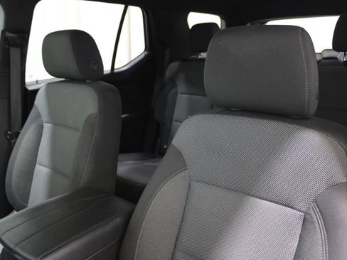Used 2023 Chevrolet Traverse LT image 5
