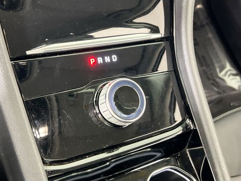 Used 2022 Jeep Grand Cherokee Limited image 17