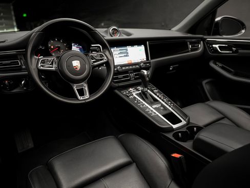 Used 2021 Porsche Macan S AWD/4WD image 2