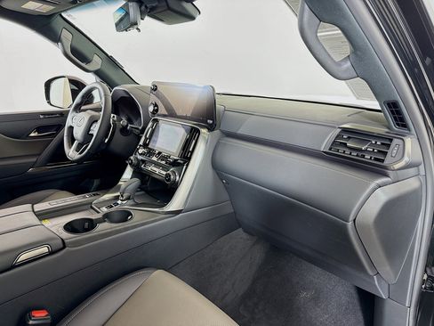 Used 2026 Lexus LX 700h Overtrail image 29