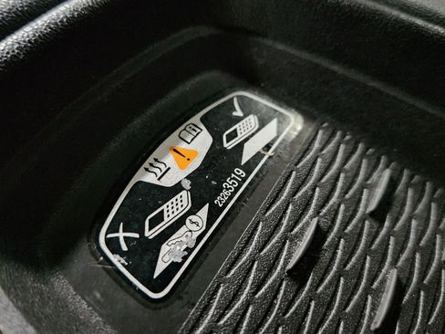 Used 2017 Cadillac Escalade Luxury image 50