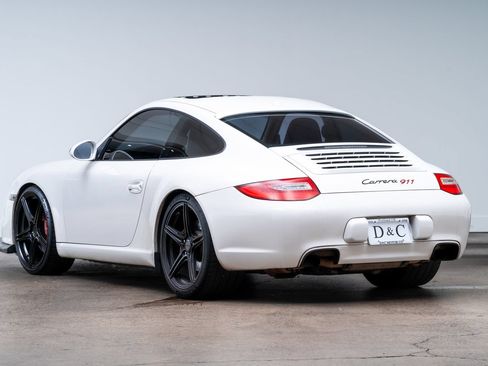 Used 2009 Porsche 911 Carrera RWD image 4