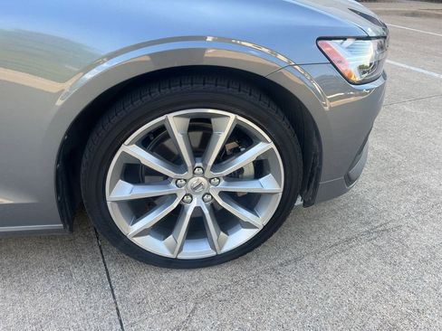 Used 2021 Volvo S60 T5 Momentum FWD image 12