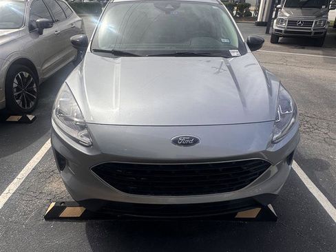 Used 2022 Ford Escape SE w/ SE Sport Appearance Package FWD image 6