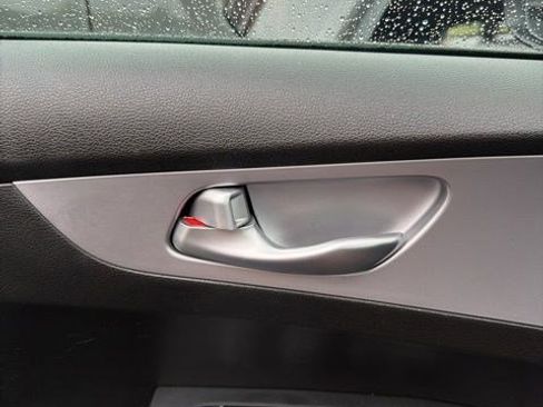 Used 2023 Kia Forte LXS FWD image 9