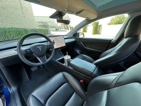 Used 2021 Tesla Model Y Long Range AWD/4WD image 2