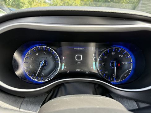 Used 2026 Chrysler Pacifica Select FWD image 20