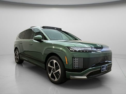 New 2026 Hyundai Ioniq 9 Calligraphy image 1