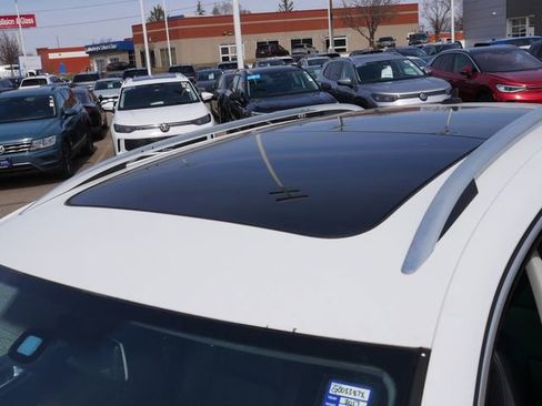 Used 2017 Volkswagen Tiguan Wolfsburg Edition image 11