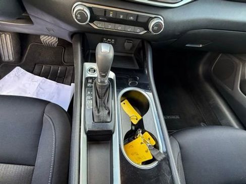 Used 2024 Nissan Altima 2.5 SV image 20