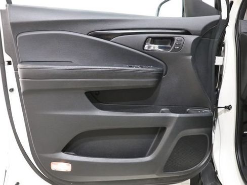 Used 2018 Honda Pilot Touring image 19