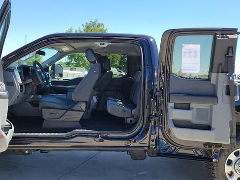Used 2023 Ford F250 XLT AWD/4WD image 9