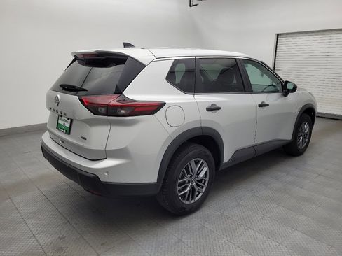 Used 2024 Nissan Rogue S AWD/4WD image 9