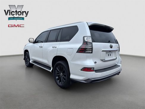 Used 2023 Lexus GX 460 Premium w/ Accessory Package image 13