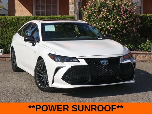 Used 2020 Toyota Avalon XSE FWD image 2
