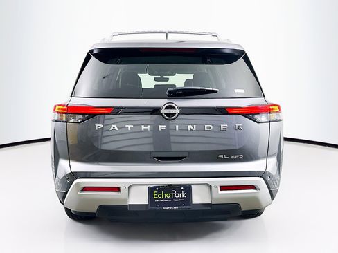 Used 2025 Nissan Pathfinder SL AWD/4WD image 7