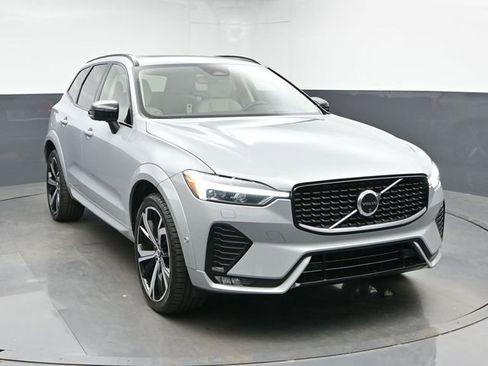 Used 2024 Volvo XC60 B5 Ultimate w/ Protection Package Premier AWD/4WD image 2