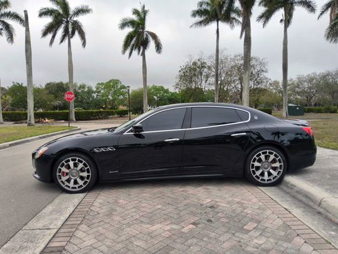 Used 2017 Maserati Quattroporte GTS GranLusso image 14