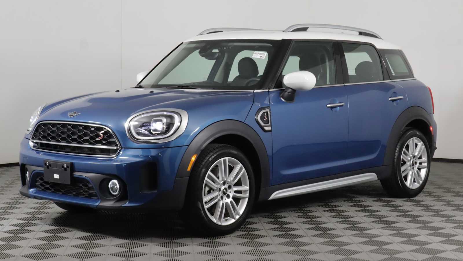Used 2023 MINI Cooper Countryman S FWD image 3