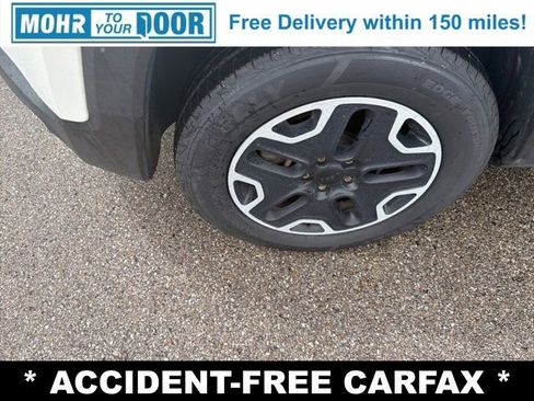 Used 2015 Jeep Renegade Trailhawk w/ Popular Equipment Group AWD/4WD image 9
